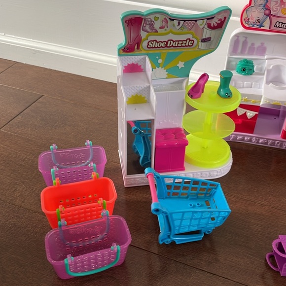 Shopkins toy lot - Picture 2 of 7